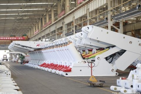 超大型绿色环保货物滚装船在江苏扬州建造 标志着我国制造技术进入新高度