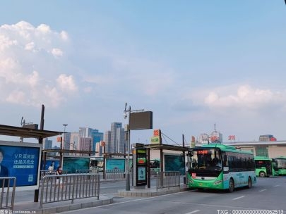 截至9月1日  河北省唐山市已为8万多名中小学生办理了免费乘车卡