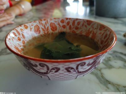 清淡豆腐汤怎么做好吃又简单？三鲜豆腐汤怎么做好吃？豆腐汤的做法大全